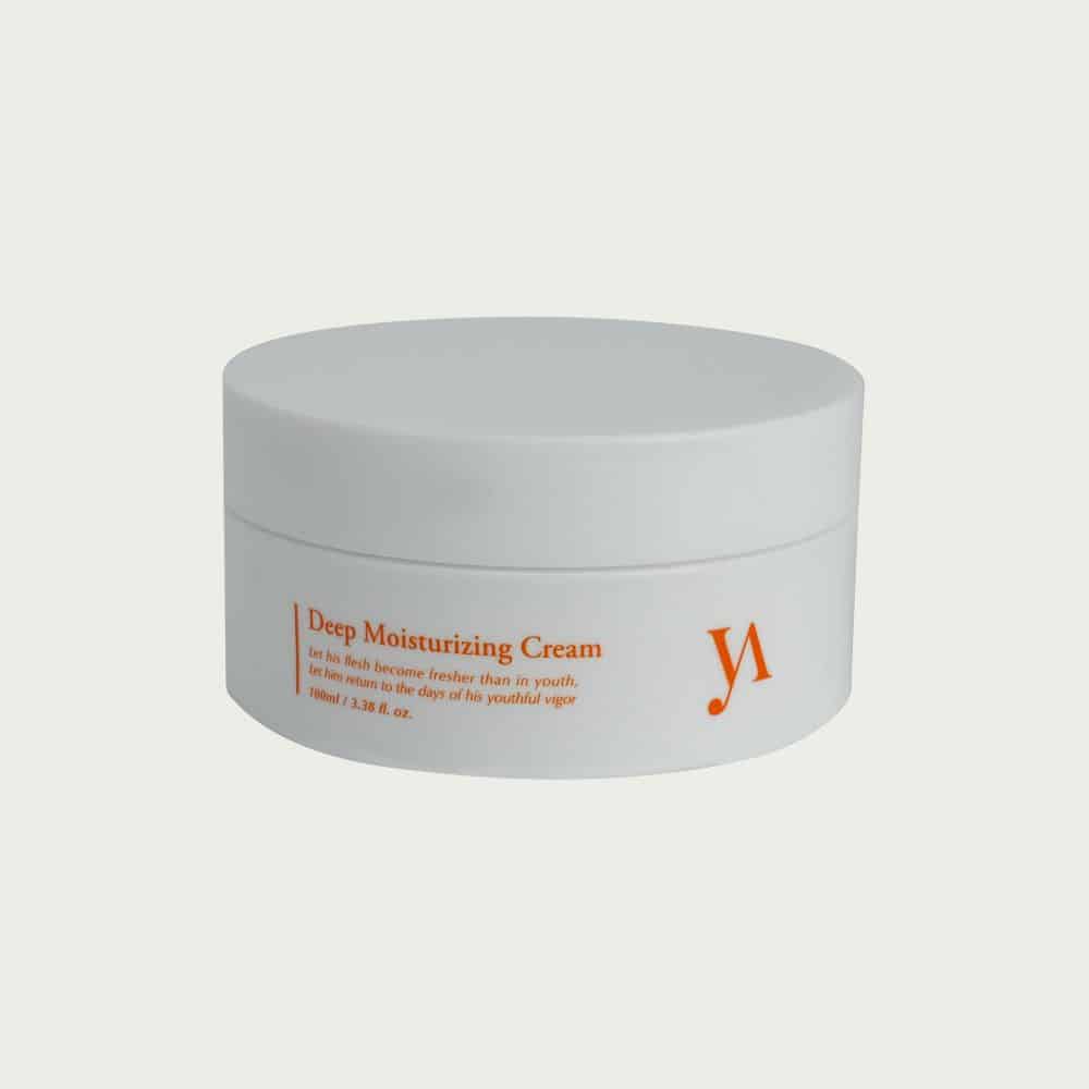 Avanceret anti-age creme med EGF og antioxidanter. Tilsat hudidentiske lipider for at styrke hudbarrieren og niacinamid for at lysne og udjævne eventuelle pigmentpletter eller hyperpigmentering. Effektiv mod fine linjer, rynker og alderstegn. God til tør hud, normal hud, sart hud, eller hud med tilstande som psoriasis eller eksem