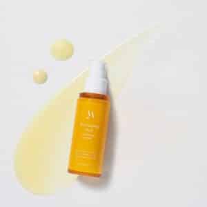Yashuv EGF serum med antioxidanter og niacinamid er en fantastisk måde at pleje alle hudtyper hvad enten du har sart hud, uren hud, fedtet hud, tør hud, kombineret hud eller moden hud. Baseret på et patenteret EGF molekyle udglatter Yashuv fine linjer og rynker, udjævner hyperoigmentering og ujævn hudtone mens huden igen reagerer som en yngre hud.