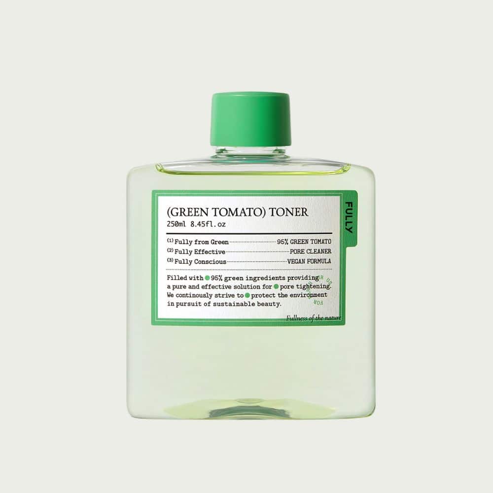 Fully Green Tomato Toner er en poresammentrækkende toner baseret på naturlige ingredienser. Formlen leverer naturlige antioxidanter og effekt helt uden unødvendig kemi og er naturligvis parfume-fri